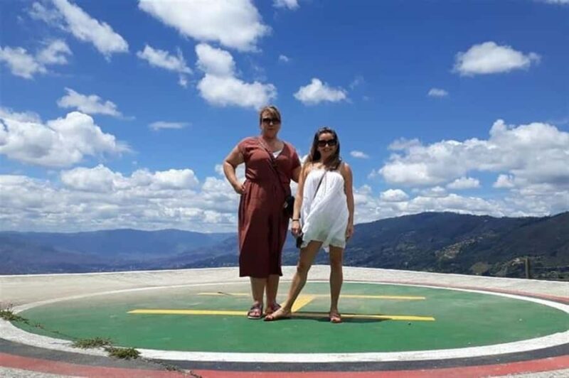 Medellín: Pablo Escobar and Food Tour - Exploring Medellín: A City of Contrasts and Creativity