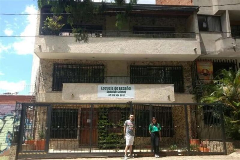 Medellín: Pablo Escobar Express Private Tour - Exploring Medellín’s Dark Past and Bright Future