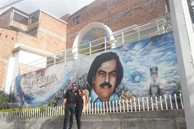 Medellín: Pablo Escobar tour w C13, barrio PE, museum 10 hrs - Key Points
