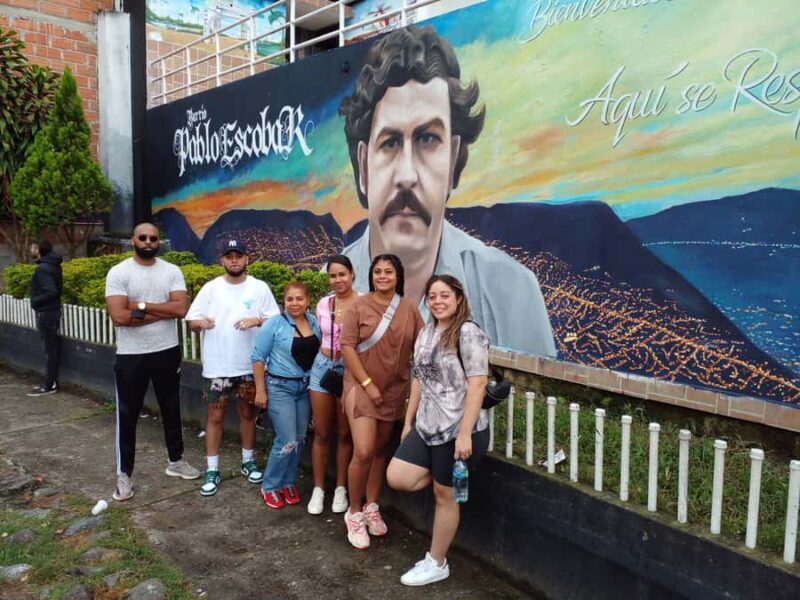 Medellin: Pablo Escobar y City Tour privado. 2 tours en 1 - An Authentic Look at Medellín’s Past and Present