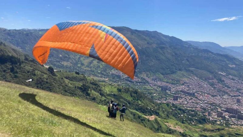 Medellín Paragliding - Go Pro Included - Experience the Heights with Medellín Paragliding — Go Pro Included