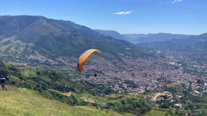 Medellín Paragliding - Go Pro Included - Key Points