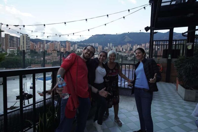 Medellin Private City Tour with Comuna 13, Museums or Coffee - Comuna 13: From Troubled Past to Vibrant Community