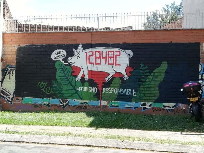 Medellín: Private Pablo Escobar and Comuna 13 Tour - Exploring Medellín’s Past and Present: A Deep Dive into the Tour