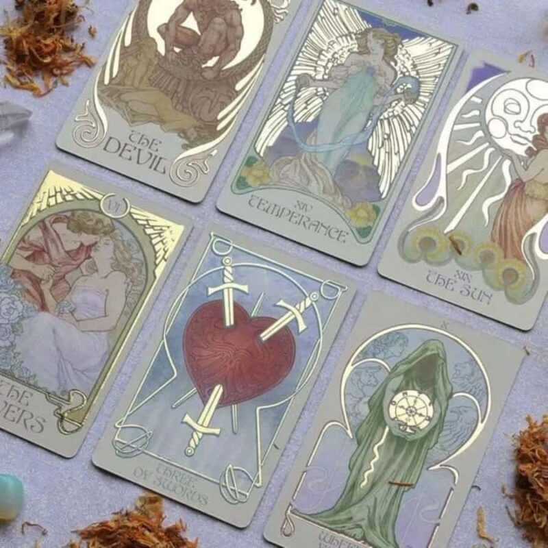 Medellin: Tarot, oracles and energetic cleaning - Exploring the Experience: What to Expect in Detail