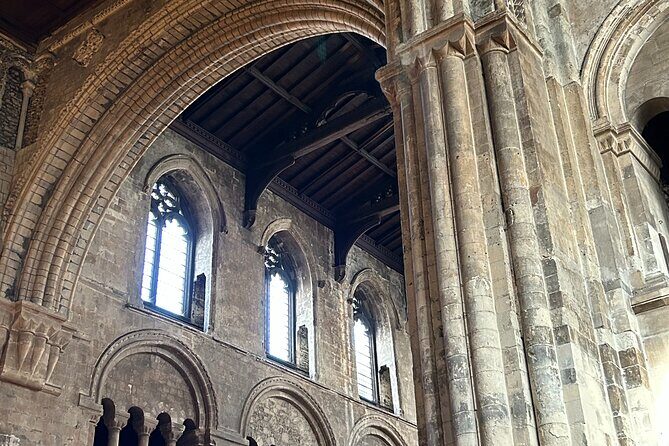 Medieval London Walking Tour Oxford PhD Historian Guide - A Closer Look at Key Stops