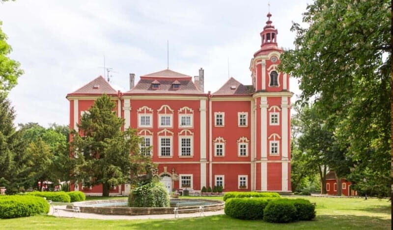 Medieval Show & Dinner, Castle & Brewery tour, Hotel pickup - FAQs