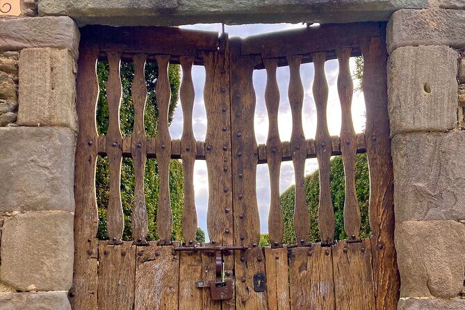 Medieval Towns and Nature Parks Exclusive Trip with Pickup - Key Points