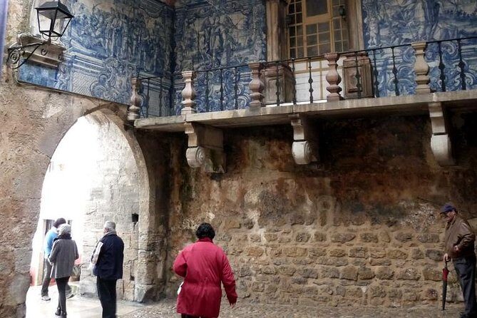 Medieval towns of Óbidos and Alcobaça from Lisbon with Lunch - Key Points