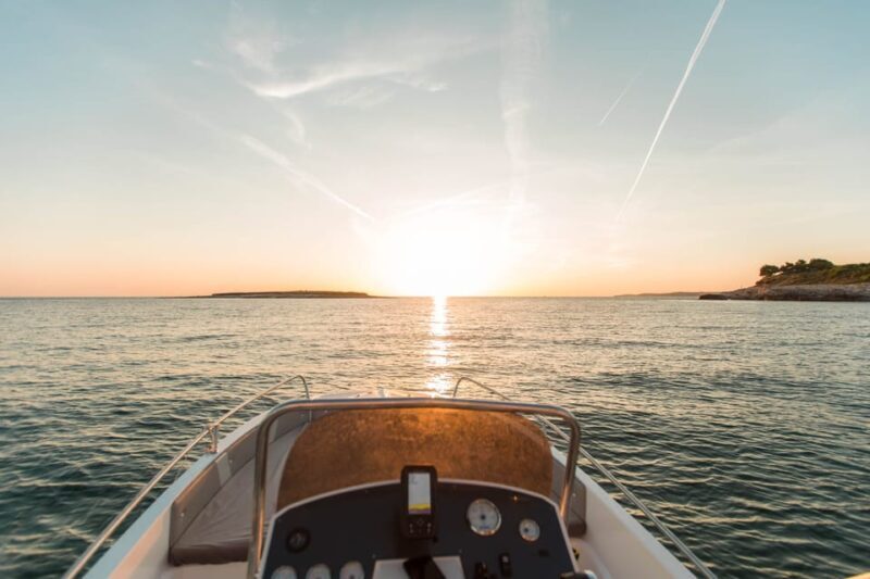 Medulin: Sunset on Speedboat with Lighthouse and Wine - Why This Tour Is Worth Considering