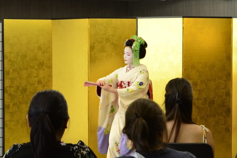 MEET MAIKO: Meet-&-Greet, Maiko Show & Experience in Kyoto - Who should book this maiko experience?