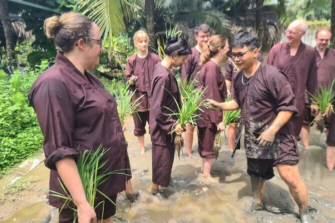 Mekong 2 Days 1 Night SMALL GROUP Stay at Family Tiny Homestay WITH BBQ DINNER - Who Should Consider This Tour?