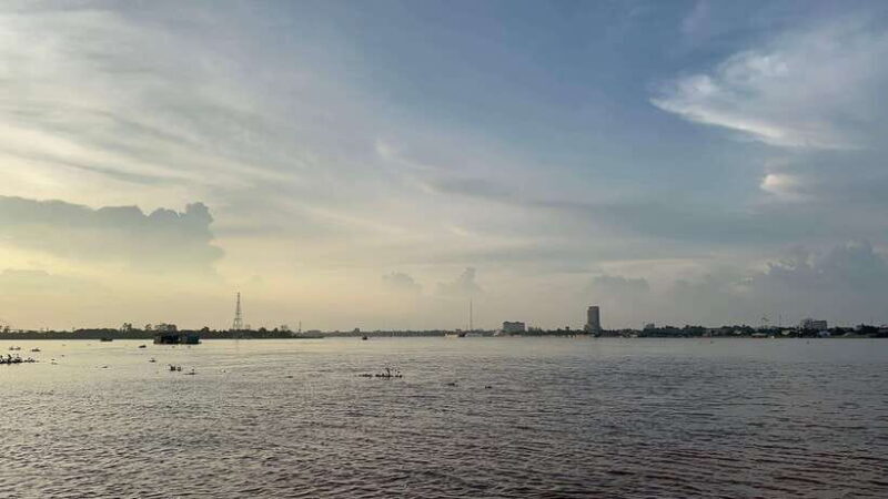 Mekong Delta Sightseeing Cruise Tour With Saigon Night Views - A Day in Vietnam’s Contrasts: From Mekong to Modern Streets