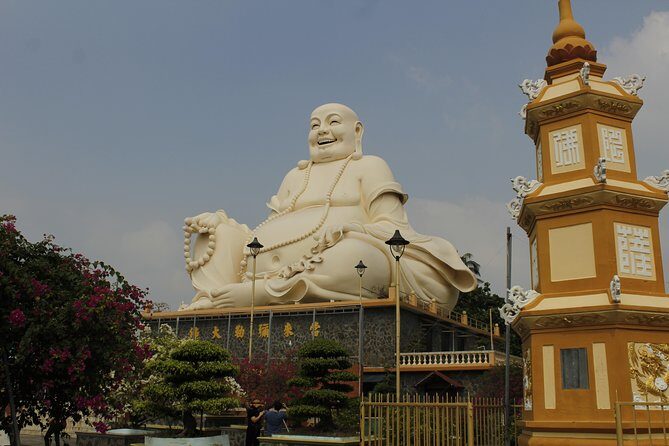 Mekong Delta Tuk Tuk, Vinh Trang pagoda and hand Rowing Sampan - Key Points