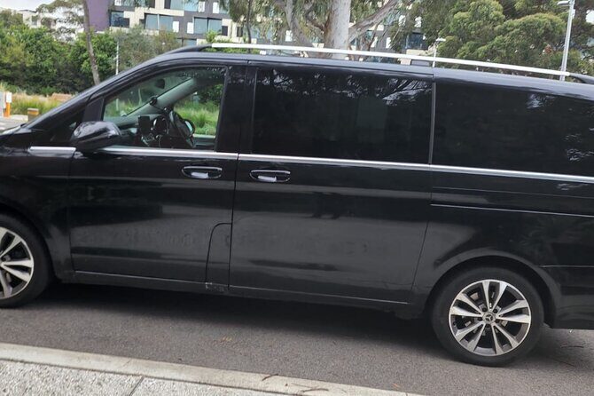 Melbourne Airport to City Transfer by Luxury Car - Timing and Practicalities