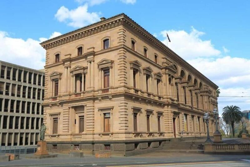 Melbourne: City Highlights Private Guided Walking Tour - Key Points