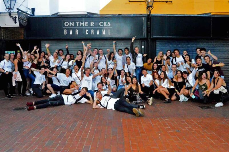 Melbourne: Halloween Bar Crawl/ 5+ Venues, Free Shots & More - Key Points