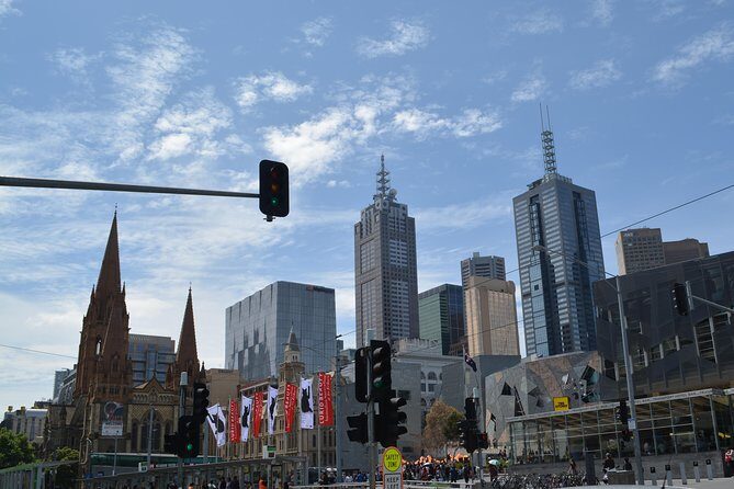 Melbourne Hotel to Airport Private Departure Transfer 12 seater mini bus - A Practical and Comfortable Way to Get to Melbourne Airport