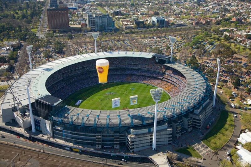 Melbourne: Sunrise Hot Air Balloon Experience with Breakfast - Key Points