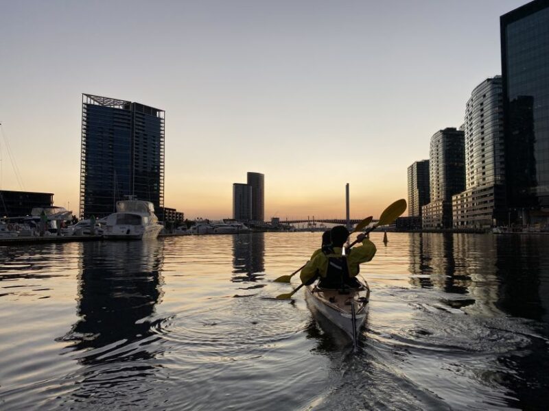 Melbourne: Sunset Kayak Tour with Dinner - Key Points