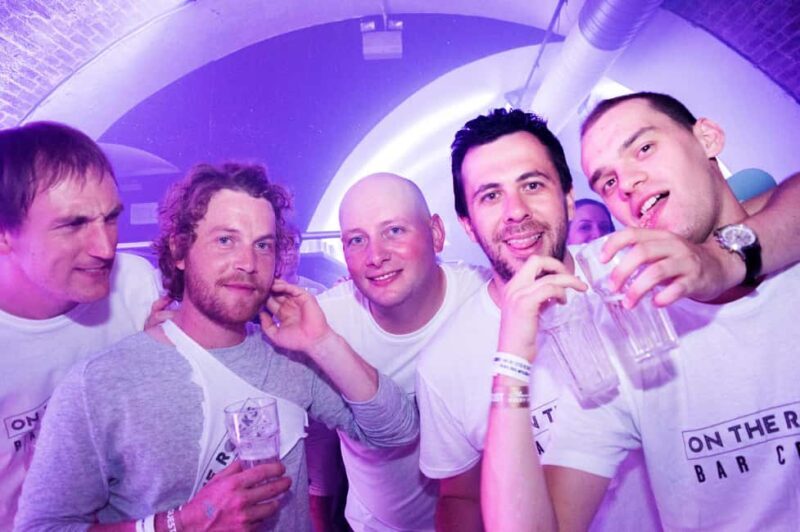 Melbourne: Weekly Bar Crawl: 5 Free shots, Club Entry - Final Word