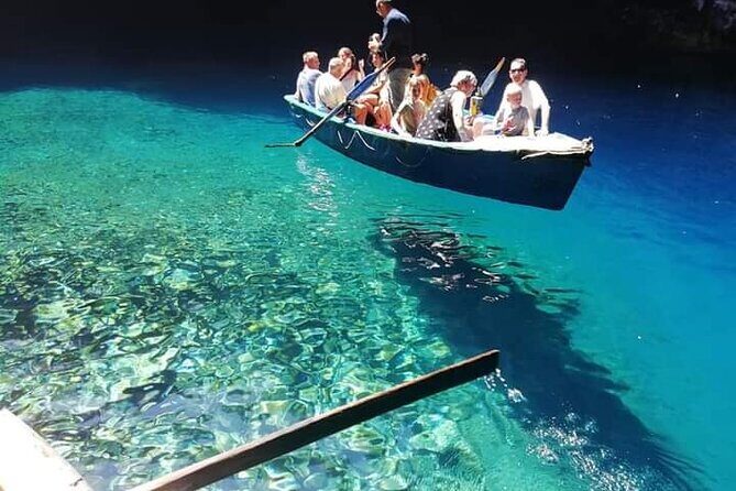 Melissani Lake-Drogarati Cave-Myrtos Photo Stop, Privet tour - Final Thoughts: Is This Tour Right for You?