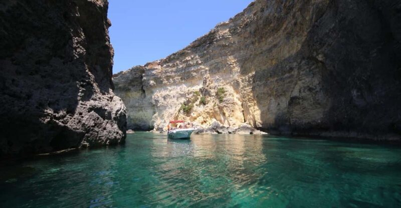 Mellieha: 3:00pm Speedboat round Comino Caves 2h Blue Lagoon - Exploring the Itinerary in Detail