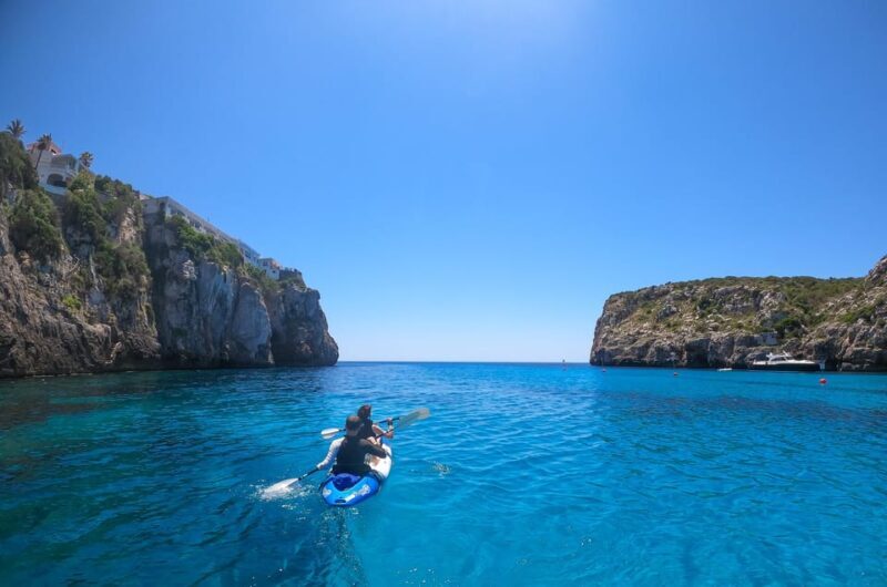 MENORCA: Kayak cave route + photo session. - Key Points