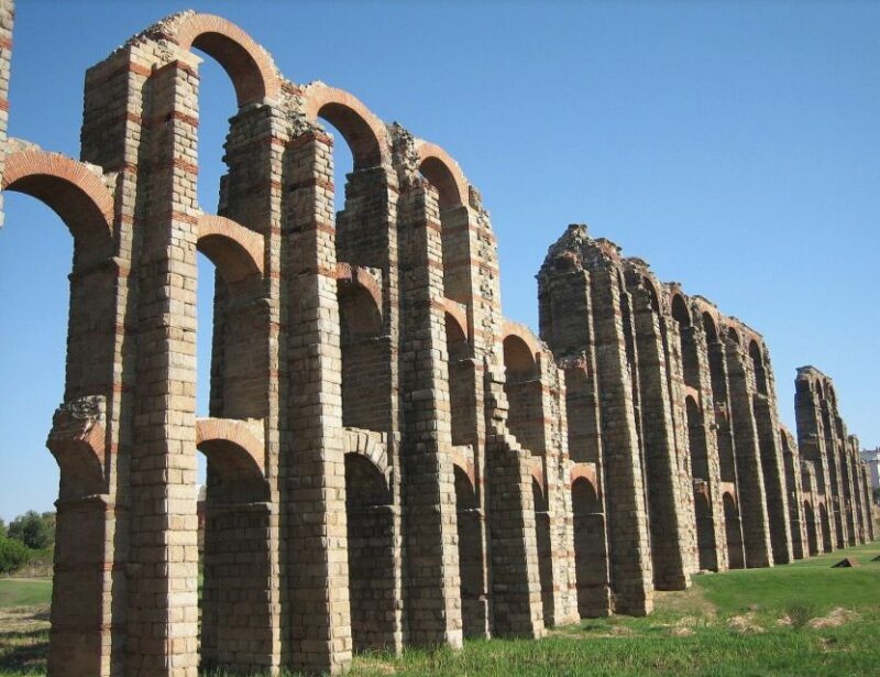 Merida: Guiding Walking Tour with Theater and Amphitheatre - Key Points
