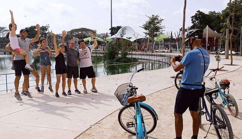 Mérida: Montejo Boulevard and Historic Center bike tour - Starting Point and Initial Impressions