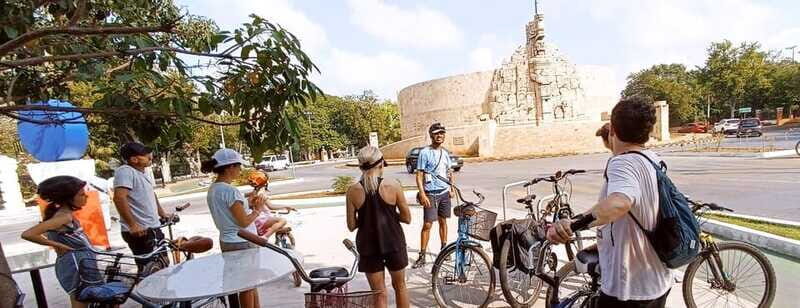 Mérida: Montejo Boulevard and Historic Center bike tour - Authenticity and Local Recommendations