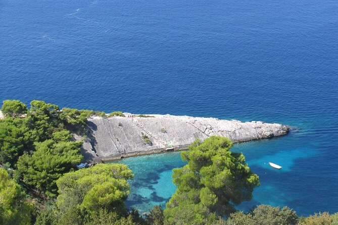 Mesmerizing Hvar speed boat tour with optional wine tasting - The Vessel: Speed and Comfort