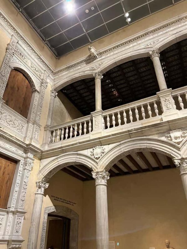 MET Guided Tour: 2-Hour Tour in Spanish - The Sum Up: Who Is This Tour Best For?