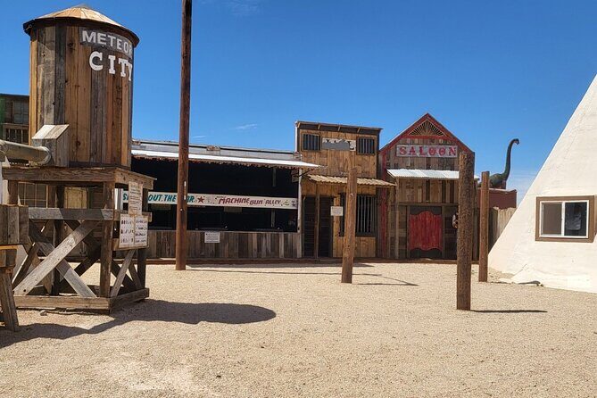 Meteor City Dino Drive Thru - A Roadside Attraction with a Dinosaur Twist