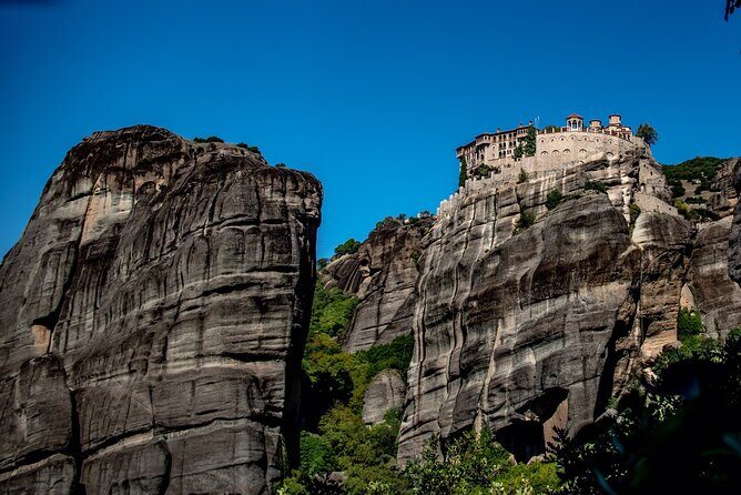 Meteora daytrip private tour for groups from Athens - Lunch and Local Culture