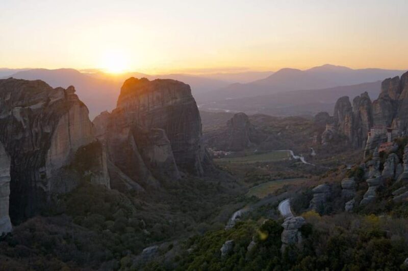 Meteora Full Day Tour from Athens - What Makes This Tour Stand Out?