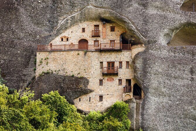 Meteora: Guided Sunset Tour with Monasteries and Caves Visit - Key Points