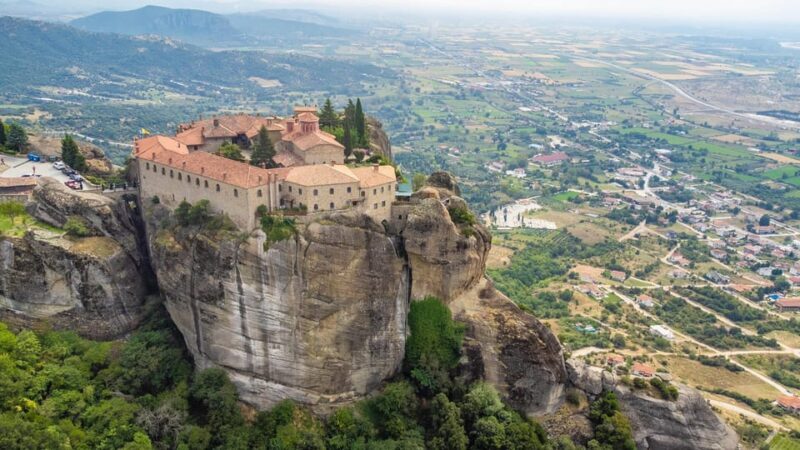 Meteora Monasteries "Byzantine Walks" From Thessaloniki - Arriving at the Rock Formations: First Impressions