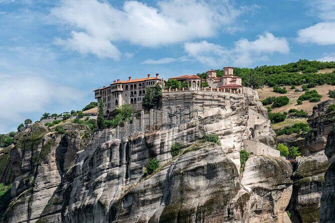 Meteora Morning Sightseeing Tour with Hotel Pick Up - The Details: What to Expect on the Tour