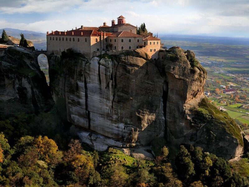 Meteora Mountains Private Half-Day Tour from Kalabaka - The Sum Up