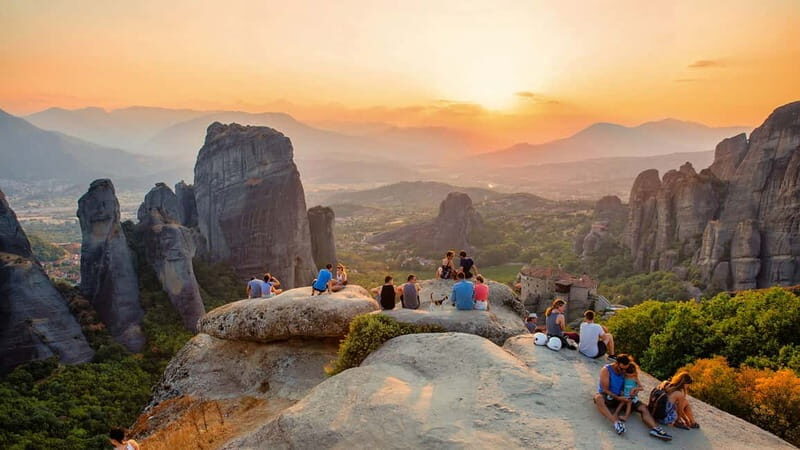Meteora: Sunset Small Size Tour with Monasteries & Caves - Key Points
