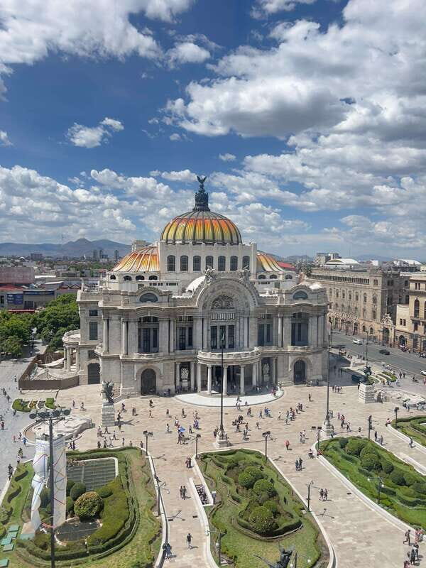 Mexican muralism with a true Art lover - A Close Look at the Tour Experience