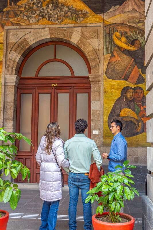 Mexican muralism with a true Art lover - Who Should Book This Tour?