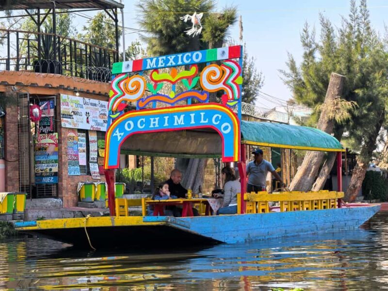 Mexico City: Expert-Guided Boat Tour with Lunch and Drinks - Analyzing the Value