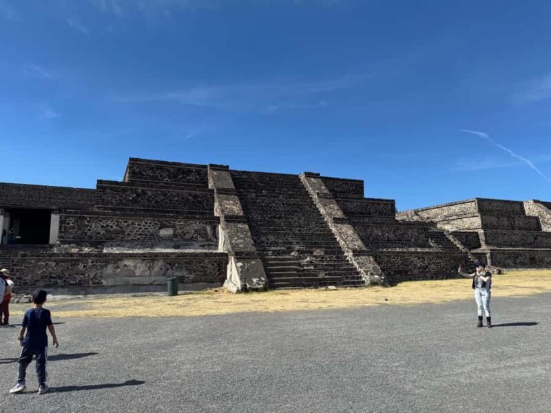 Mexico City: Private Teotihuacan and La gruta Half Day Tour - Key Points