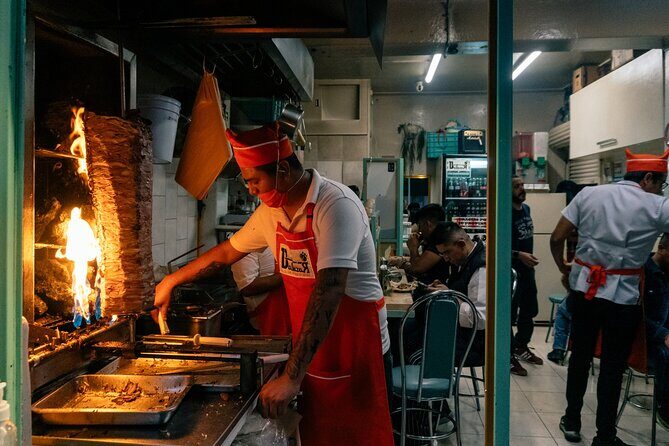 Mexico Private Food Tour With Locals Including 10 Tastings - Key Points