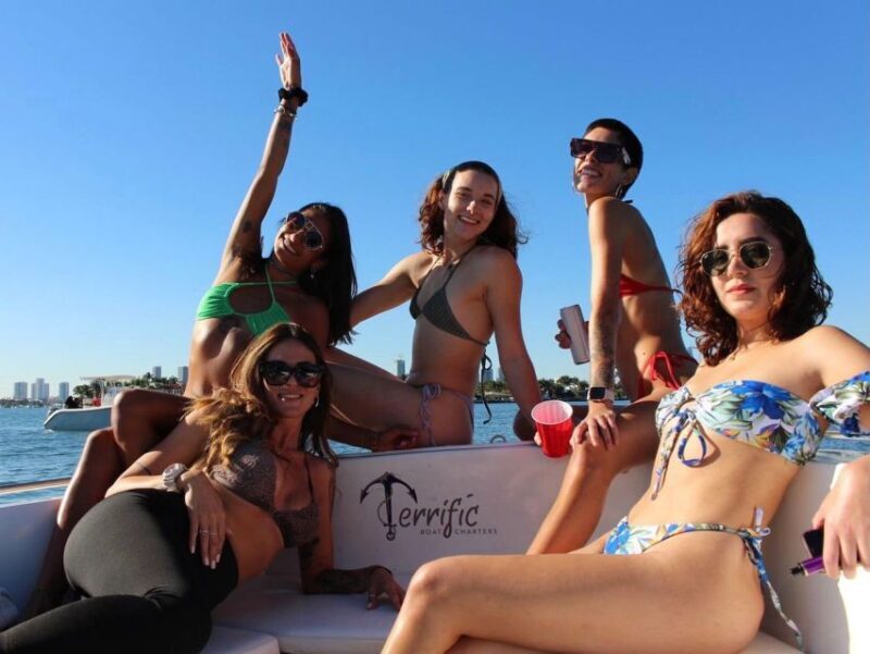Miami: 4-Hour Island Hopping Boat Trip with Water Toys - The Experience in Detail
