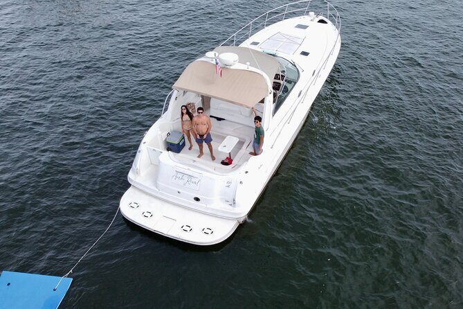 Miami Beach Luxury Yacht Adventure: Explore Stunning Coastline - A Deep Dive into the Miami Beach Luxury Yacht Adventure