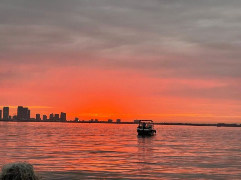 Miami Beach: Spectacular Sandbar & Skyline Boat Tour - Sunset Cruises: A Romantic Twist