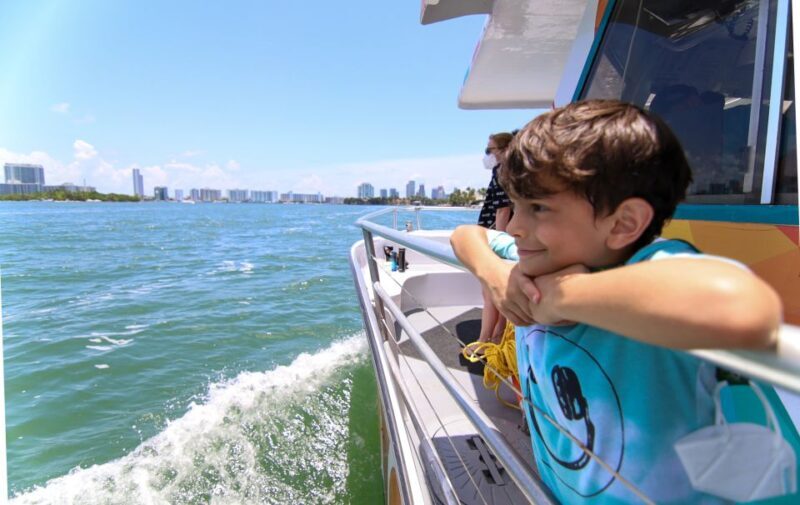 Miami: Biscayne Bay Celebrity Homes Sightseeing Cruise - Miami: Biscayne Bay Celebrity Homes Sightseeing Cruise — An Authentic Water Adventure
